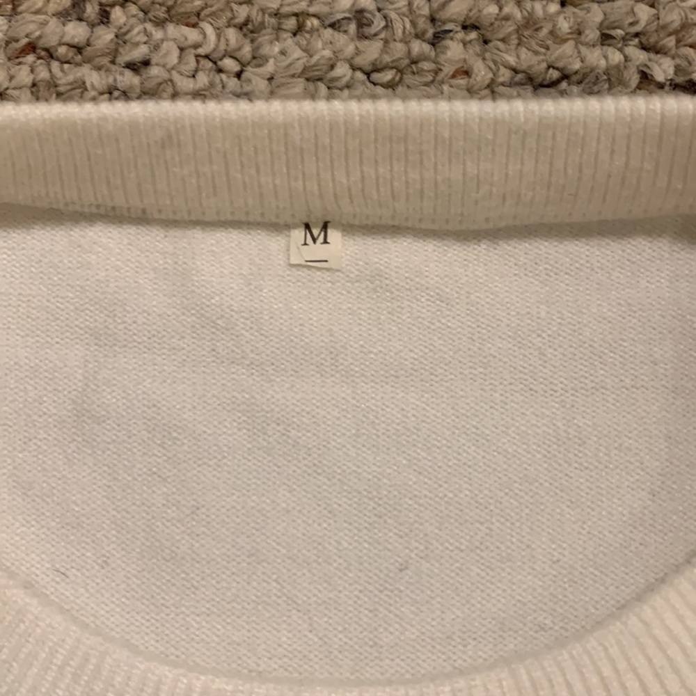 White sweatshirt argyle, super soft, size M - Picture 2 of 3
